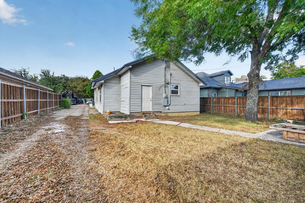 1714 Bessie Street Property Photo 37