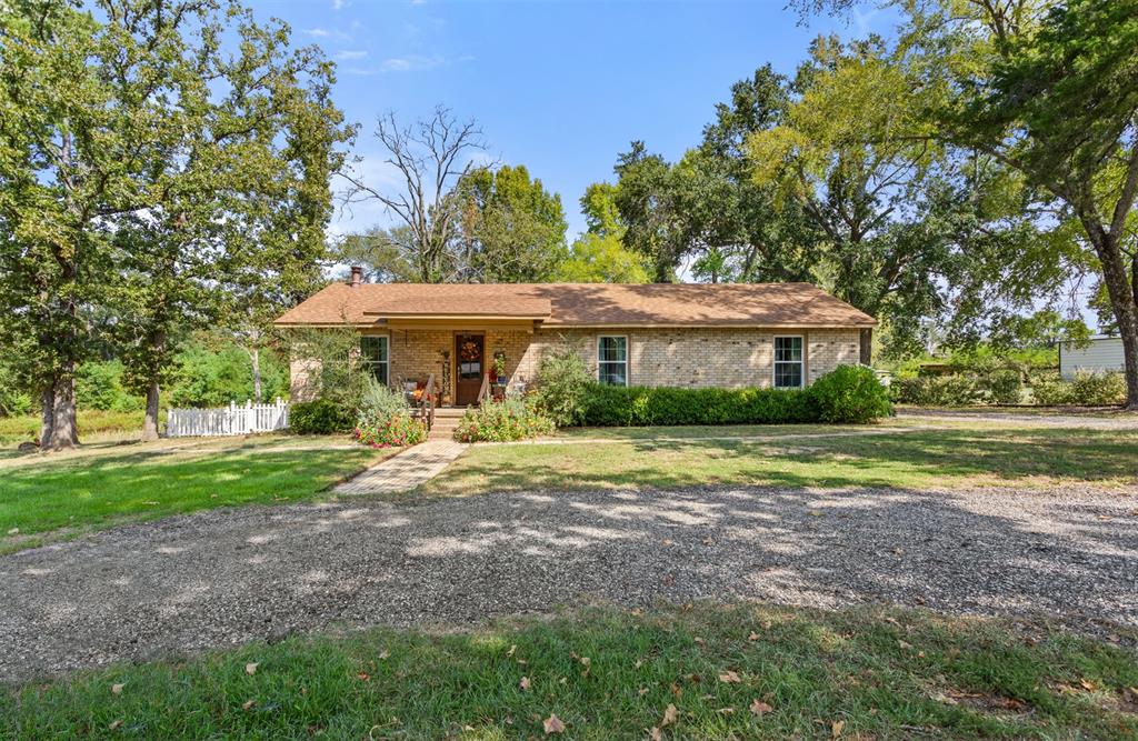 4050 Fm 16 Property Photo 1
