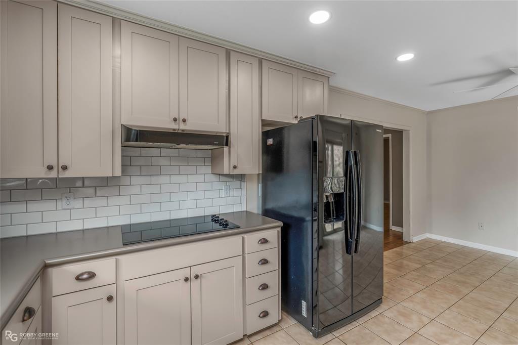 412 Stratmore Drive Property Photo 4