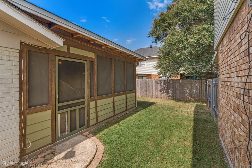 412 Stratmore Drive Property Photo 26
