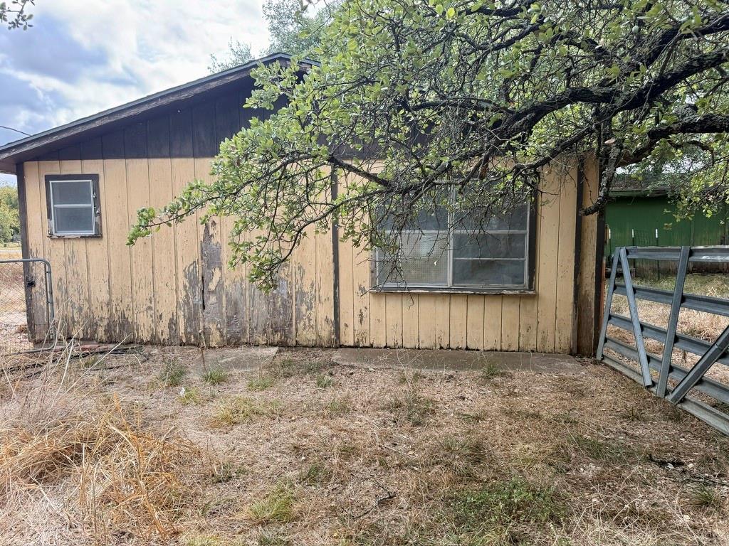 212 County Road 1746 Property Photo 14