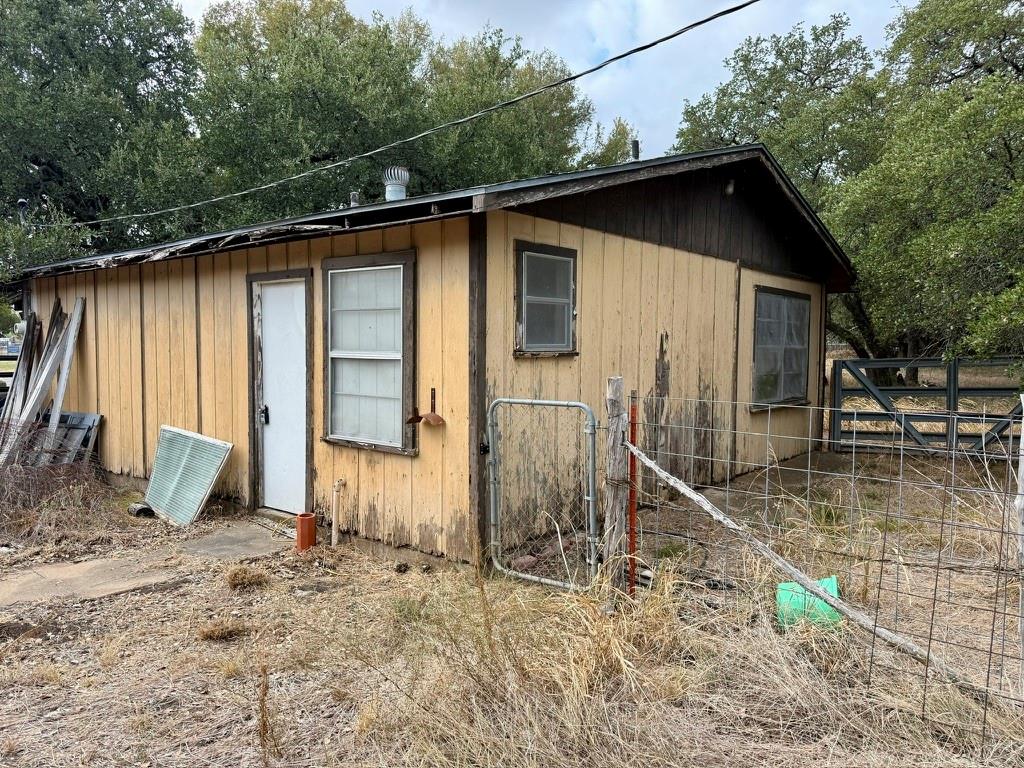 212 County Road 1746 Property Photo 17