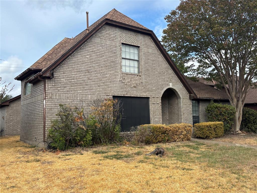 2524 Heatherdale Drive Property Photo 2