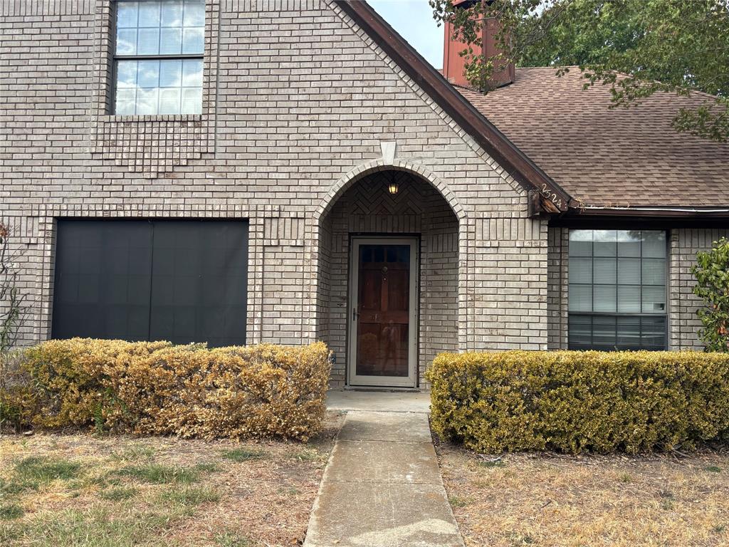 2524 Heatherdale Drive Property Photo 3