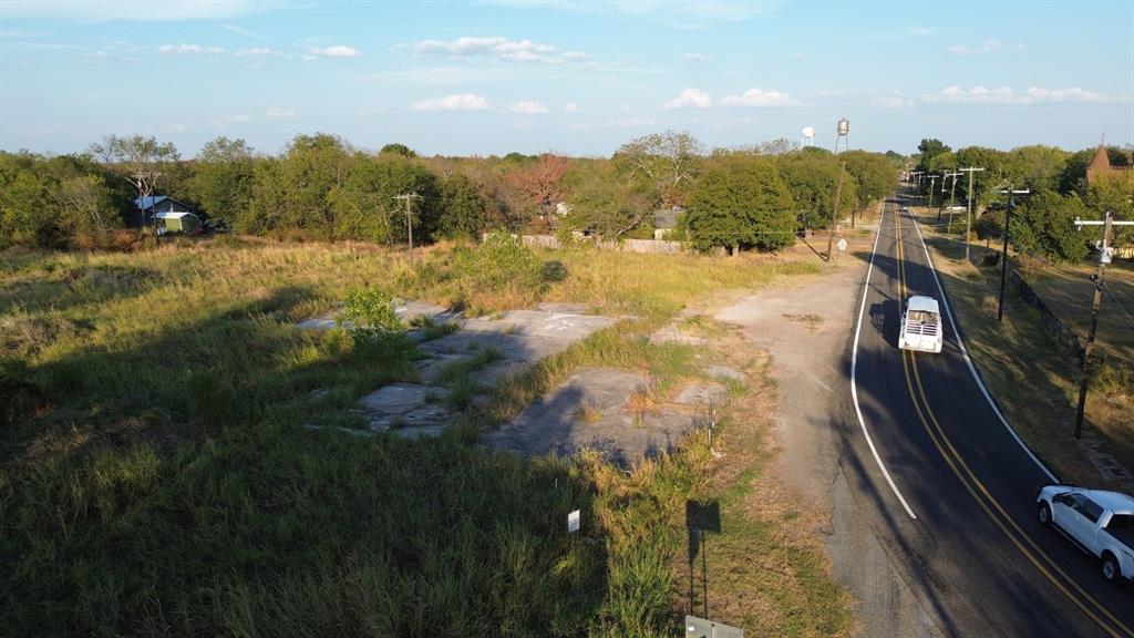 702 Bonham Street Property Photo 5