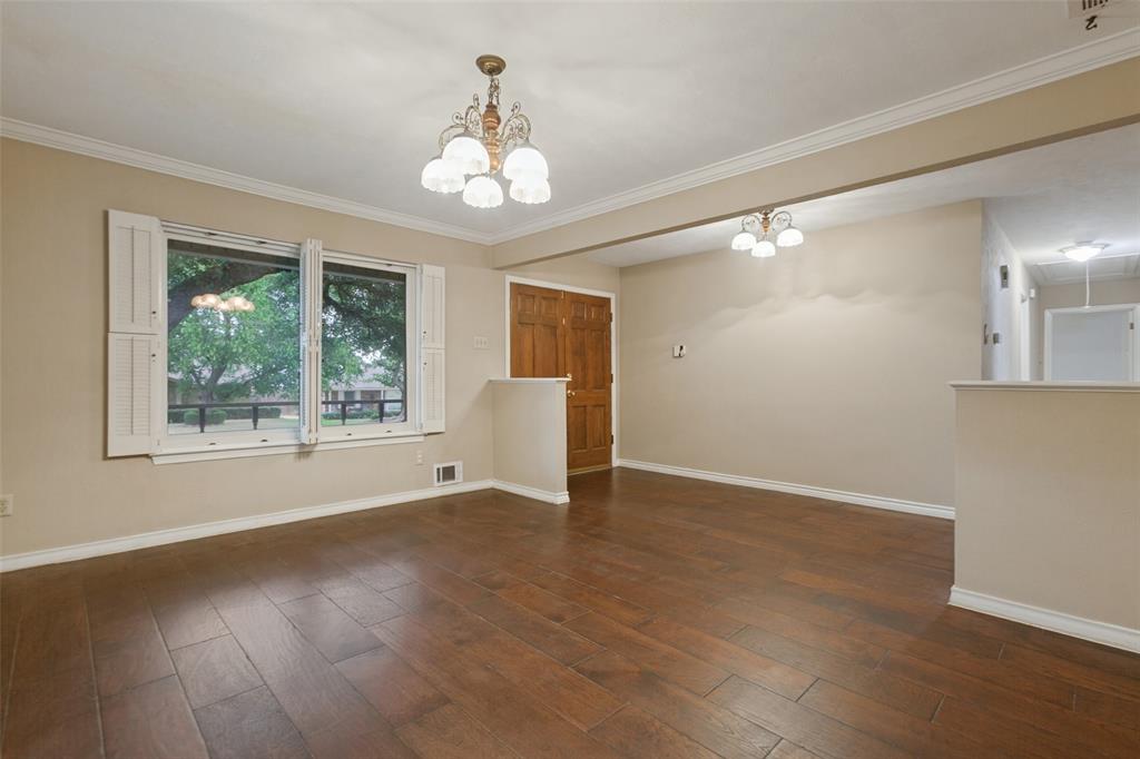 9433 Meadowknoll Drive Property Photo 2