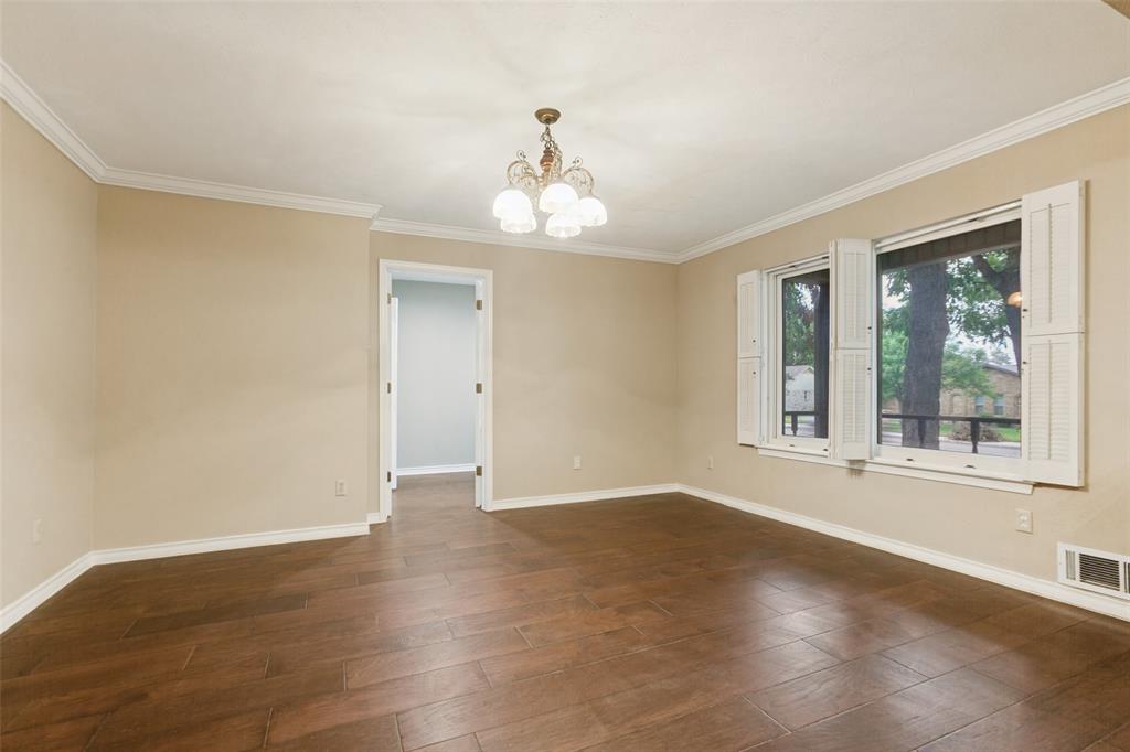9433 Meadowknoll Drive Property Photo 3