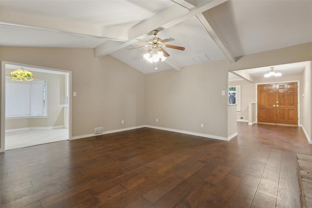9433 Meadowknoll Drive Property Photo 6