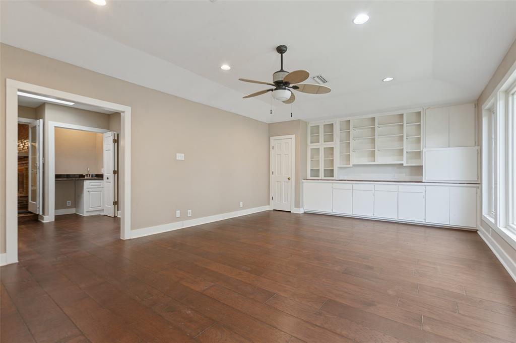 9433 Meadowknoll Drive Property Photo 11