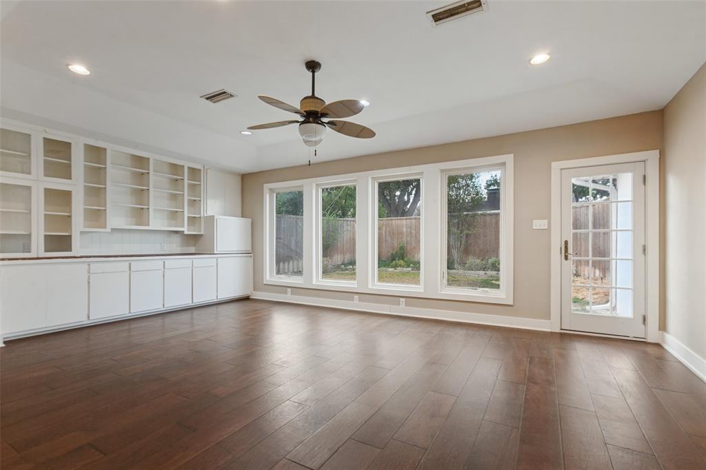 9433 Meadowknoll Drive Property Photo 12
