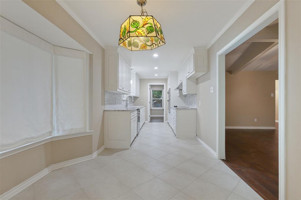 9433 Meadowknoll Drive Property Photo 13