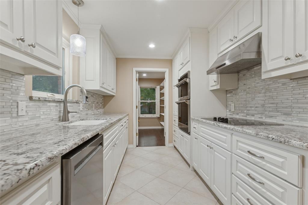 9433 Meadowknoll Drive Property Photo 14