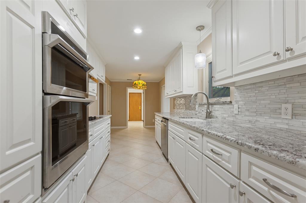 9433 Meadowknoll Drive Property Photo 15