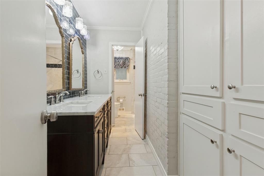 9433 Meadowknoll Drive Property Photo 18