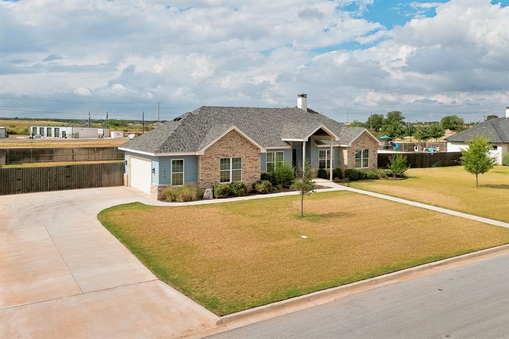 212 Runnymede Way Property Photo 3