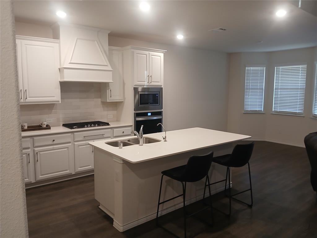 3943 Sidney Lane Property Photo 5