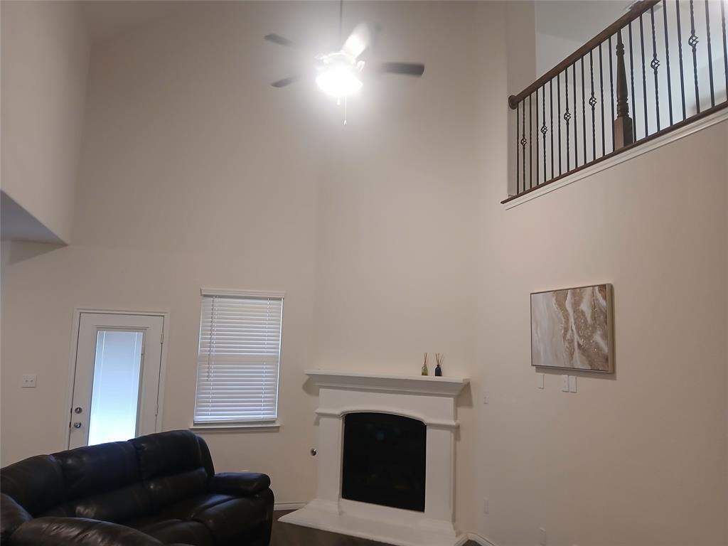 3943 Sidney Lane Property Photo 6