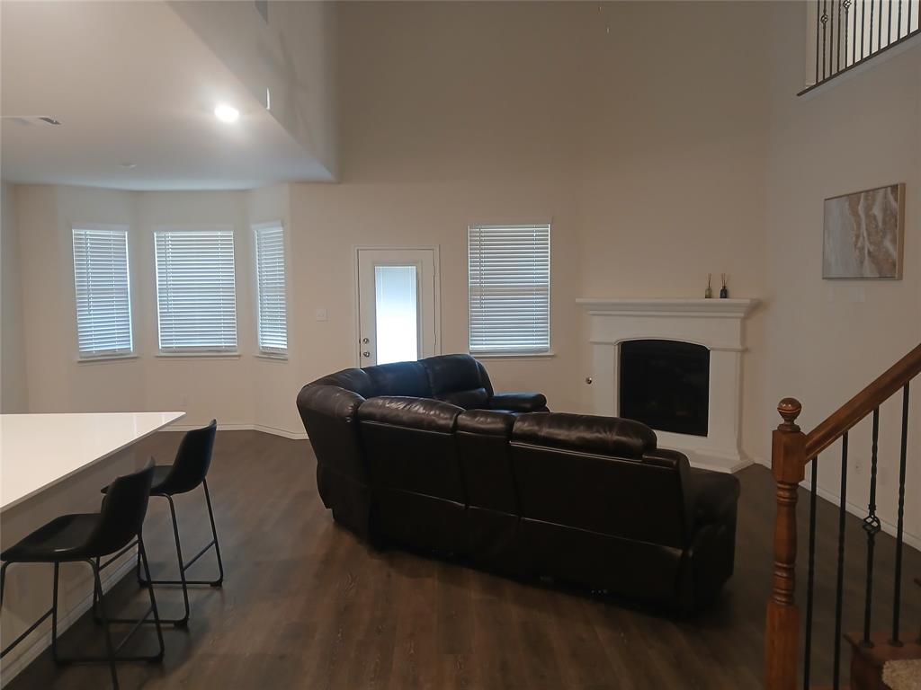 3943 Sidney Lane Property Photo 7