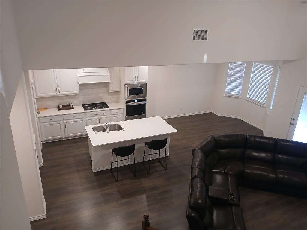 3943 Sidney Lane Property Photo 9
