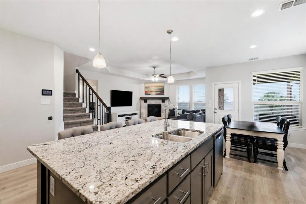 1617 Longspur Drive Property Photo 4