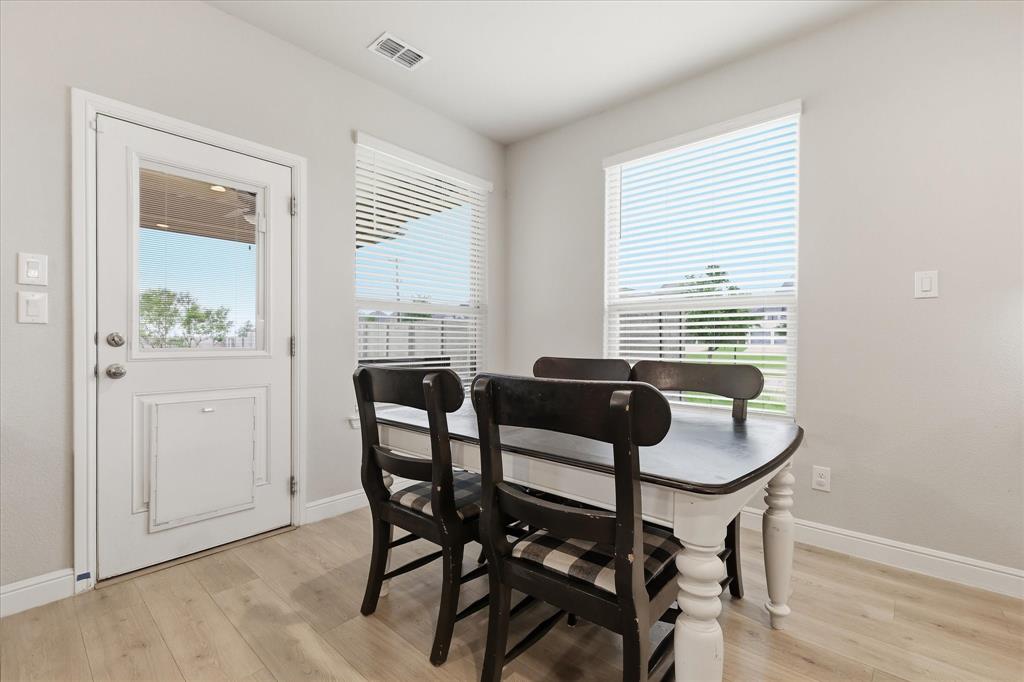 1617 Longspur Drive Property Photo 8