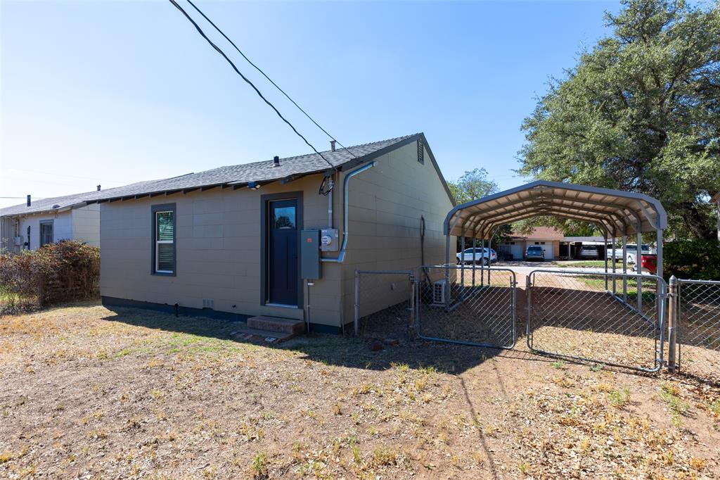 221 Nw Avenue J Property Photo 22
