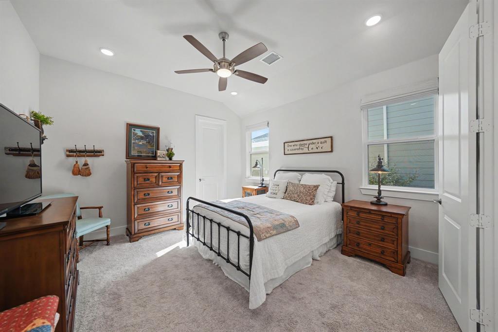 3104 Lenten Rose Lane Property Photo 8