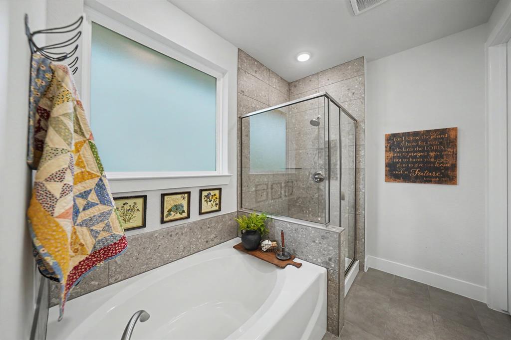 3104 Lenten Rose Lane Property Photo 9
