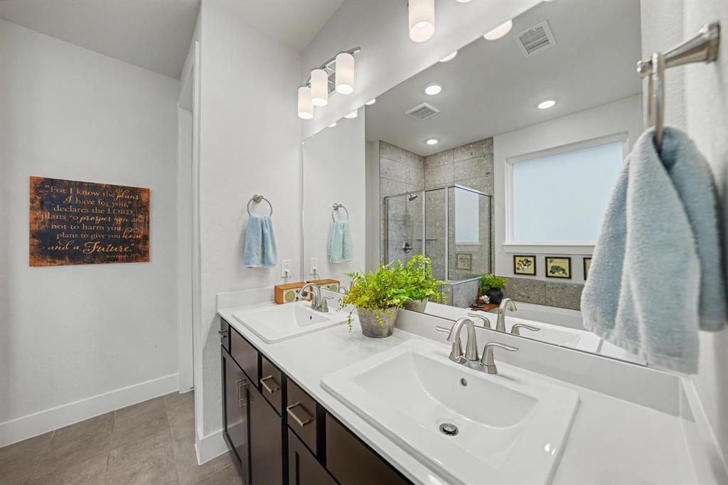 3104 Lenten Rose Lane Property Photo 10