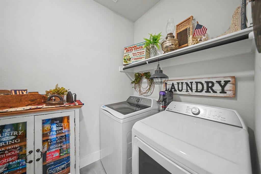 3104 Lenten Rose Lane Property Photo 15