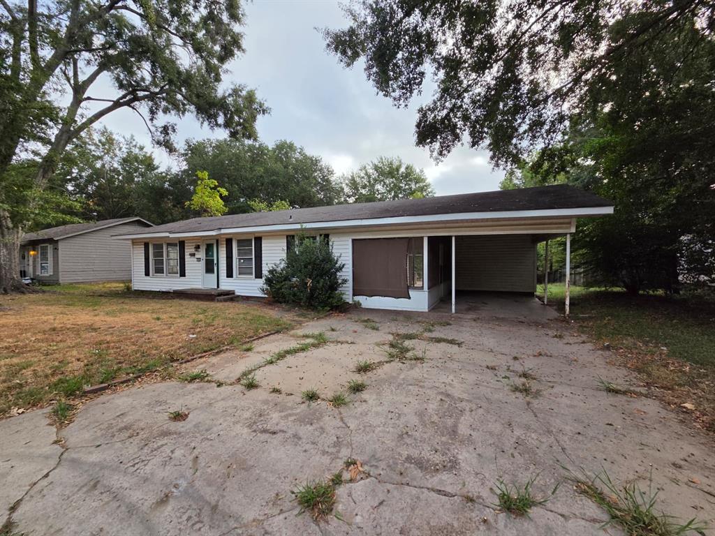 1007 N Montgomery Street Property Photo 3
