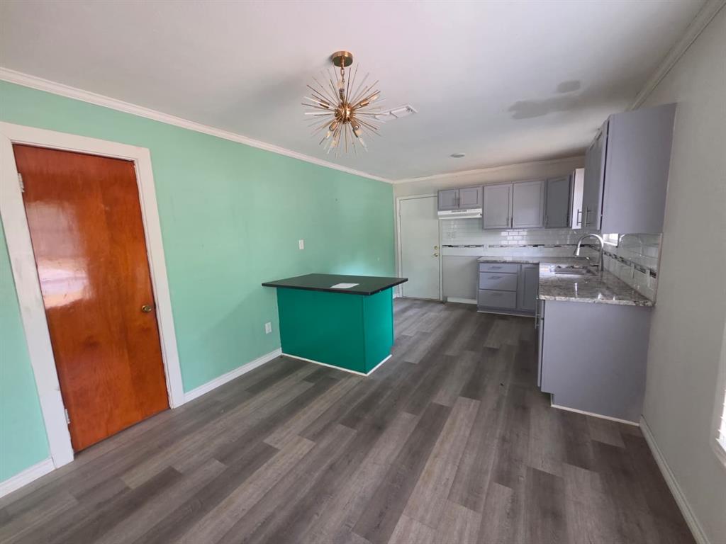 1007 N Montgomery Street Property Photo 6