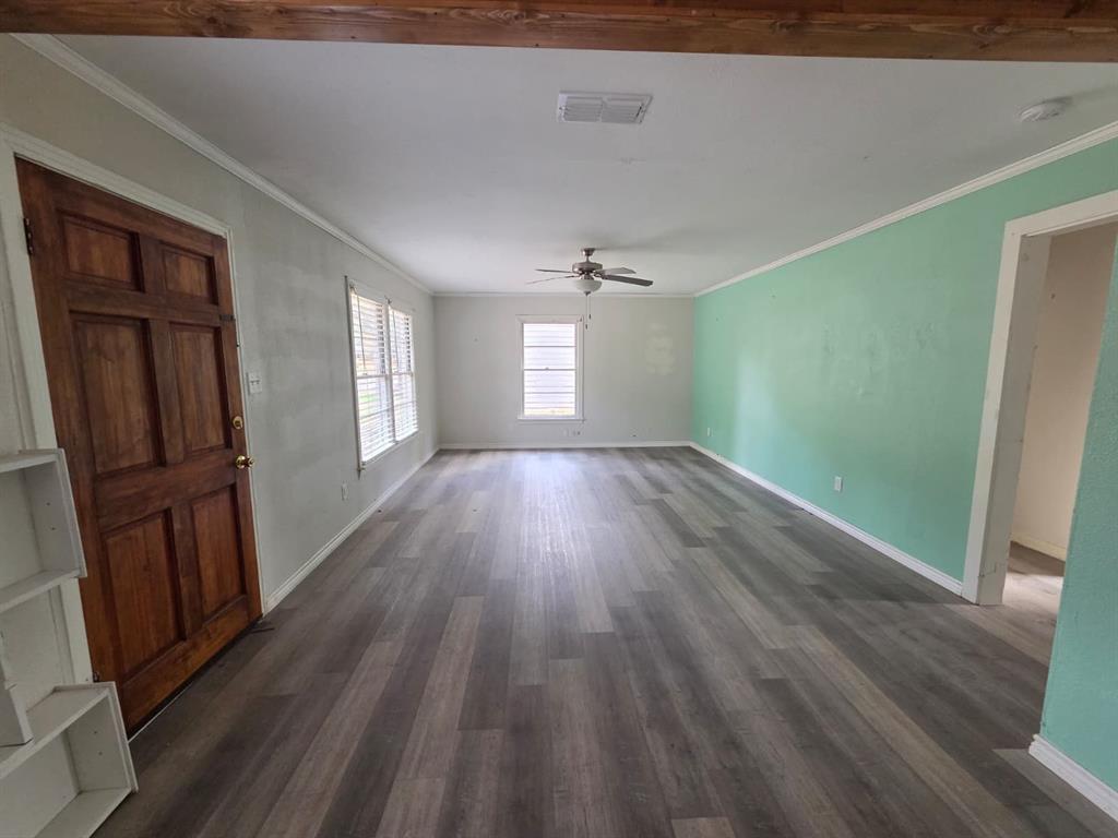 1007 N Montgomery Street Property Photo 8