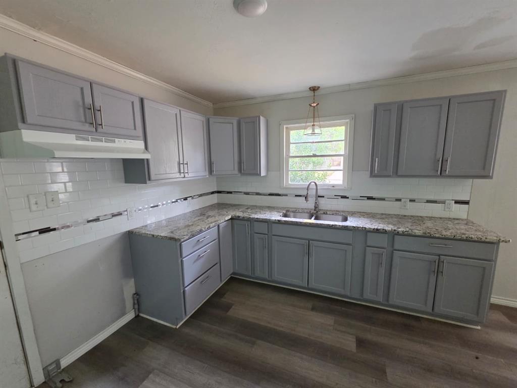 1007 N Montgomery Street Property Photo 9