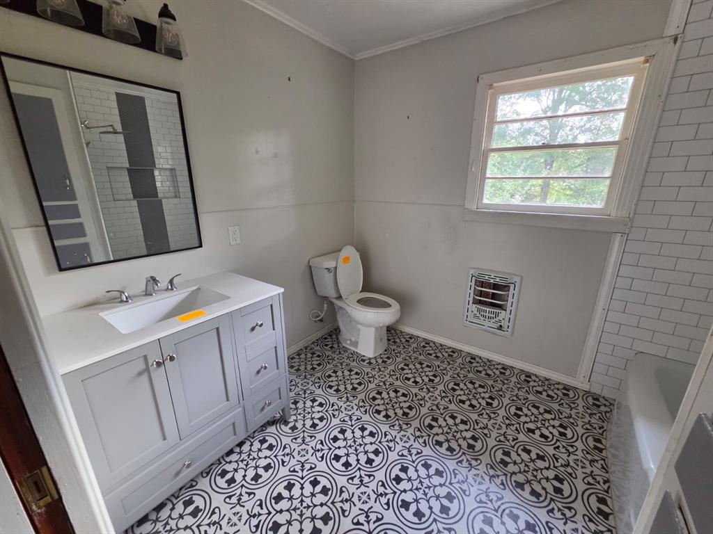 1007 N Montgomery Street Property Photo 11