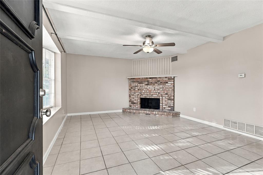 2808 S Fielder Road Property Photo 2