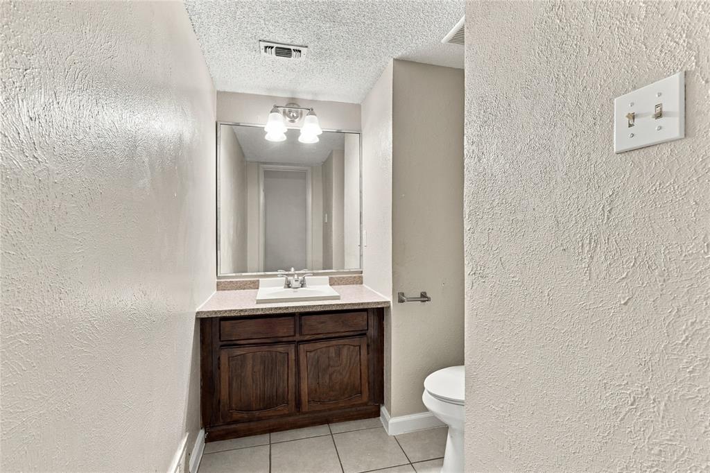 2808 S Fielder Road Property Photo 5