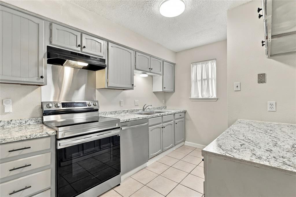 2808 S Fielder Road Property Photo 8