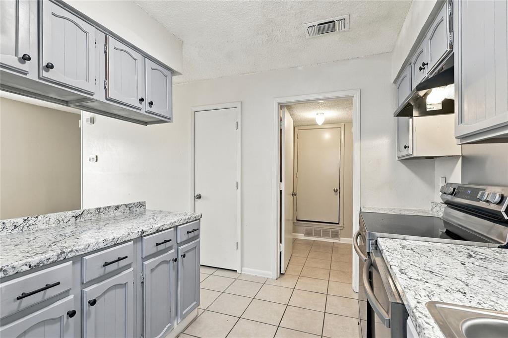 2808 S Fielder Road Property Photo 10