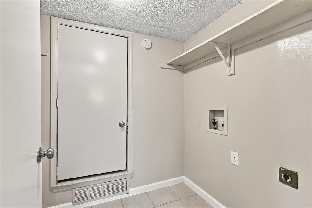 2808 S Fielder Road Property Photo 11