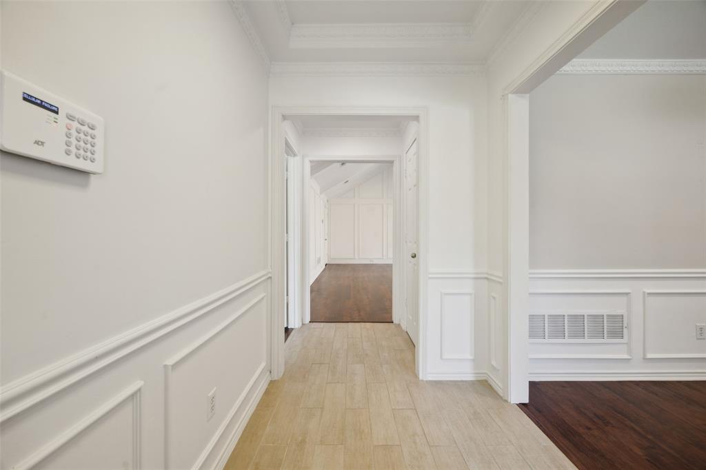 16353 Lauder Lane Property Photo 3