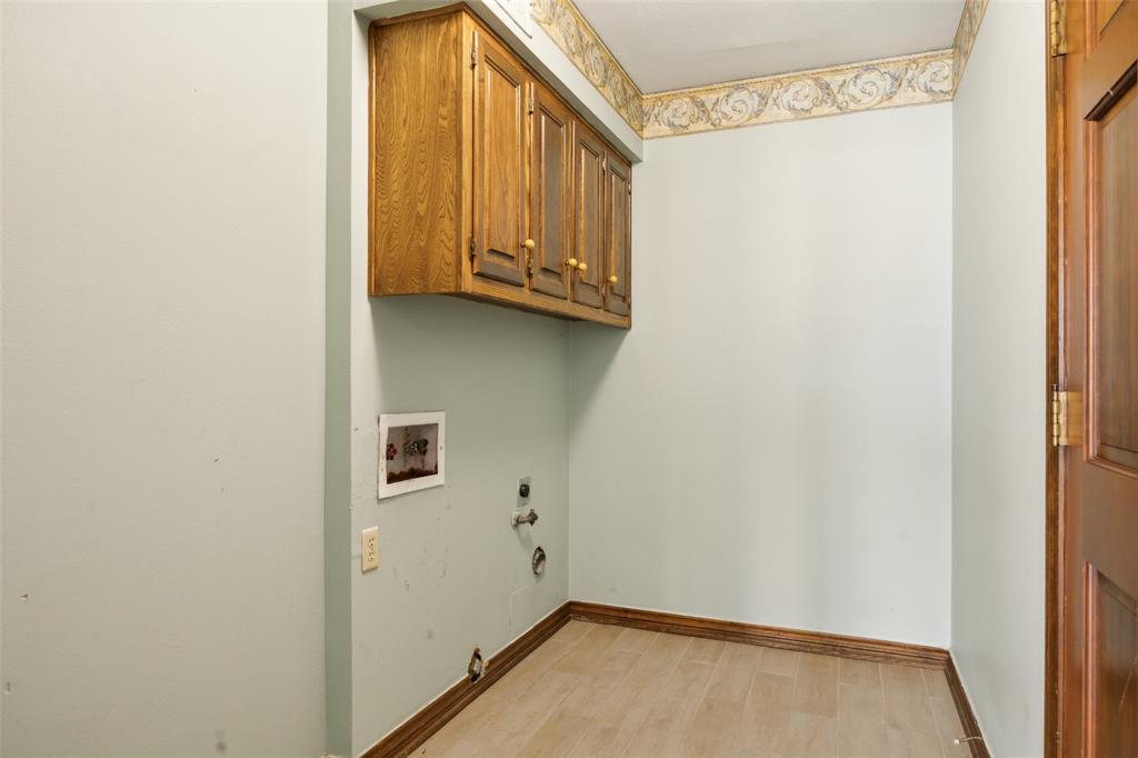 16353 Lauder Lane Property Photo 23