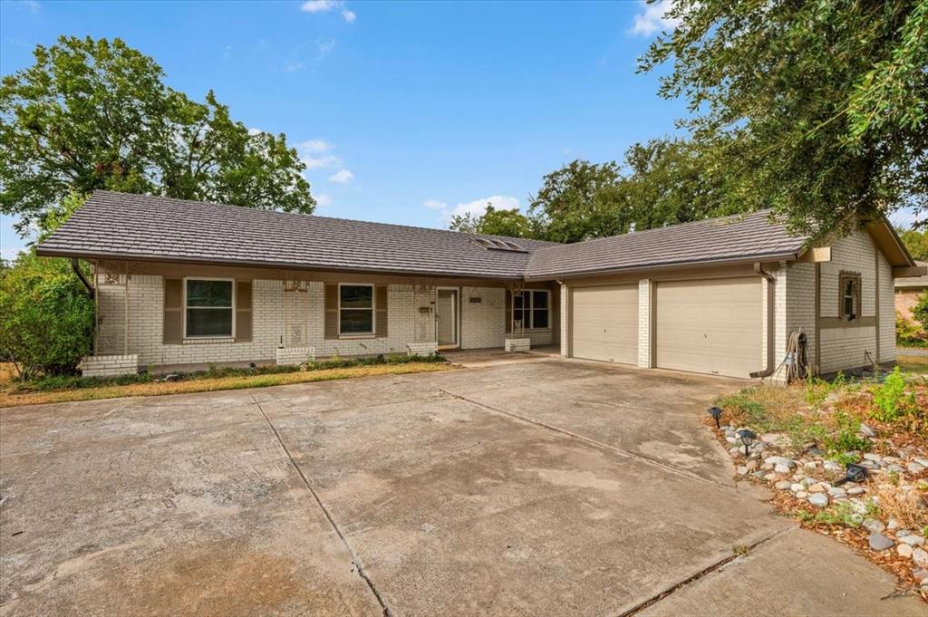 8933 Kincaid Drive Property Photo 1