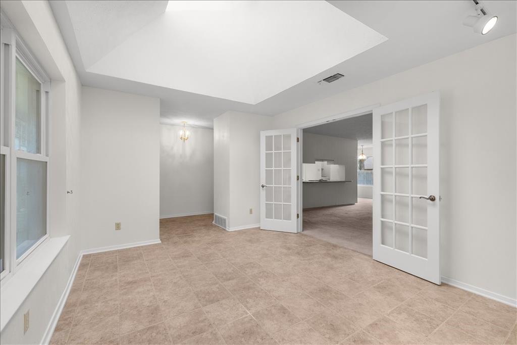 8933 Kincaid Drive Property Photo 11