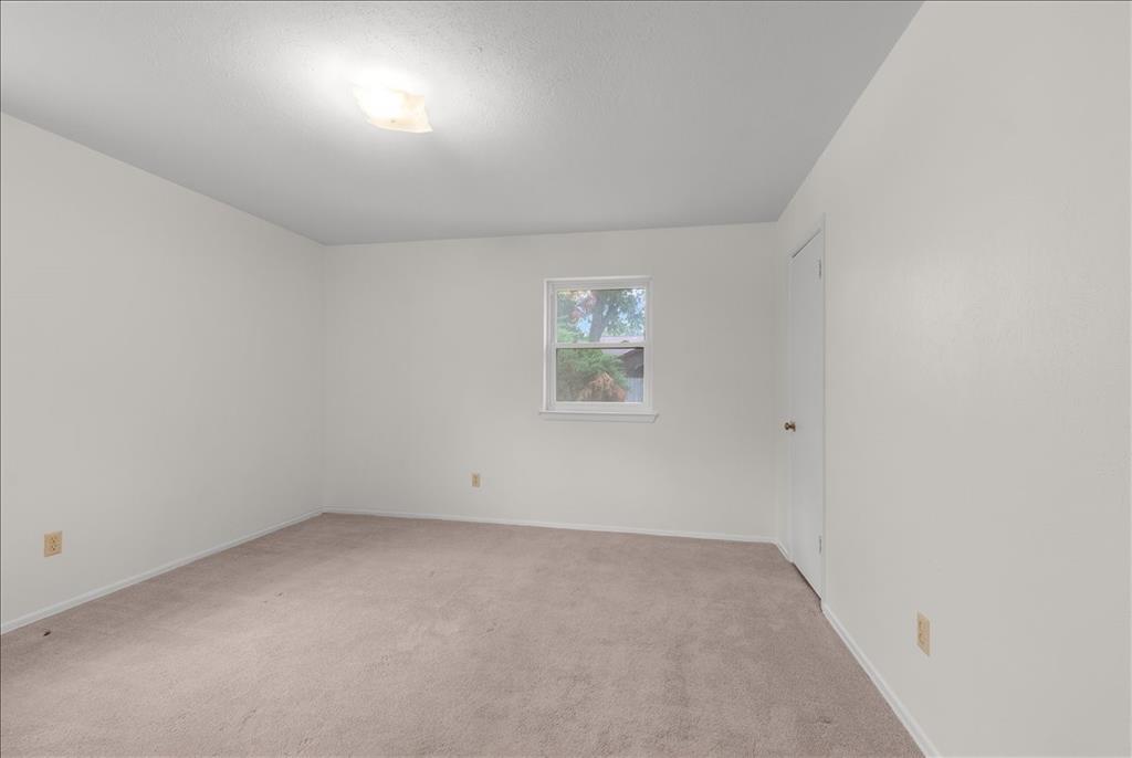 8933 Kincaid Drive Property Photo 17
