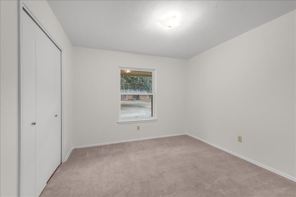 8933 Kincaid Drive Property Photo 18