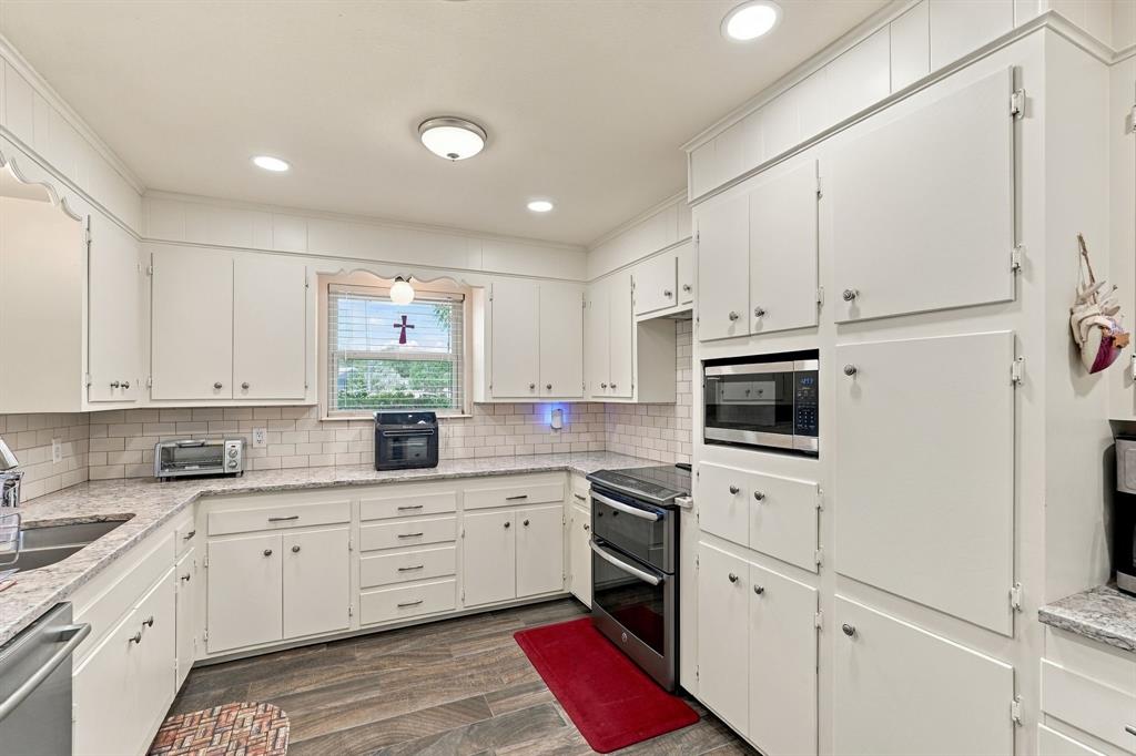 4333 Caprock Road Property Photo 10