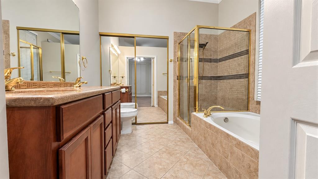 628 Raintree Circle Property Photo 7
