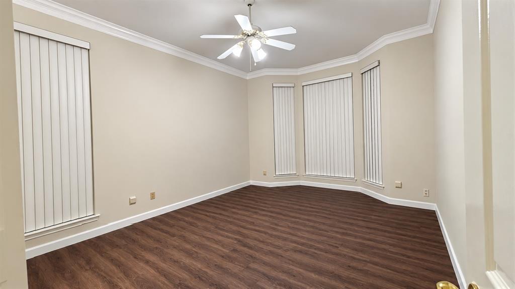 628 Raintree Circle Property Photo 9