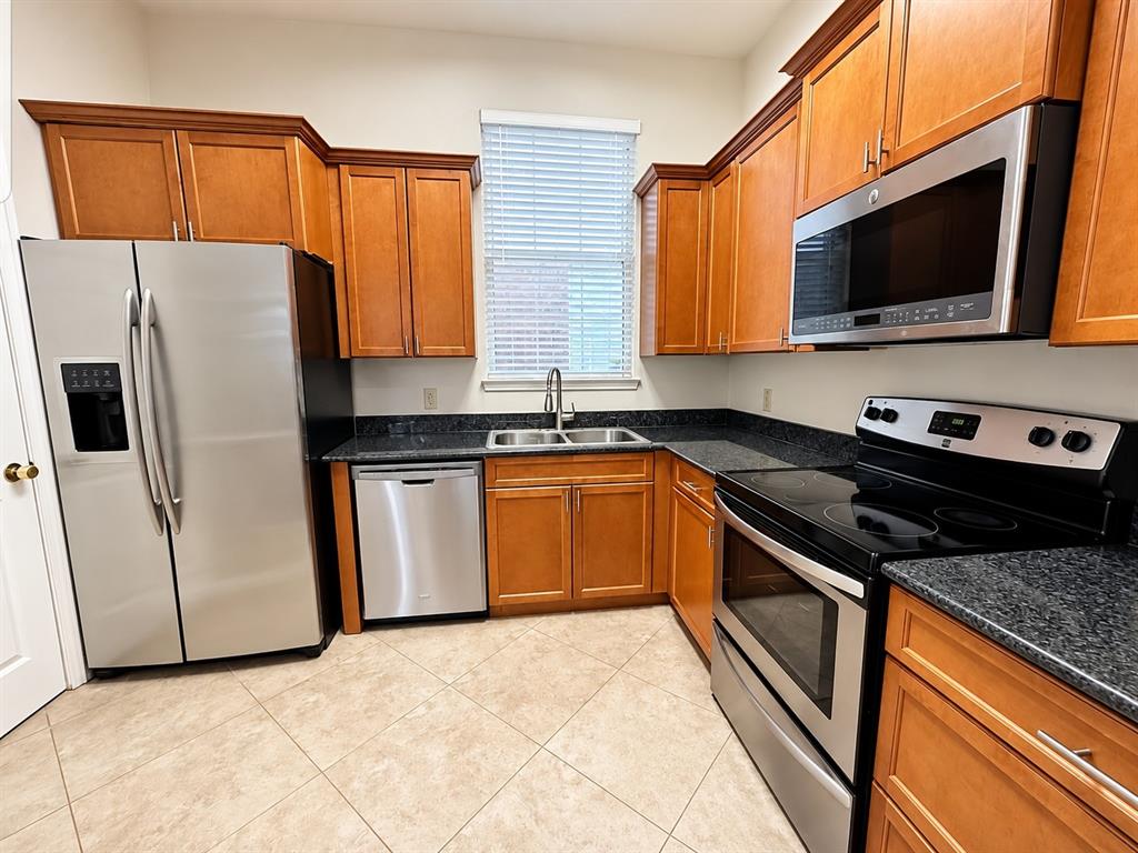 628 Raintree Circle Property Photo 15